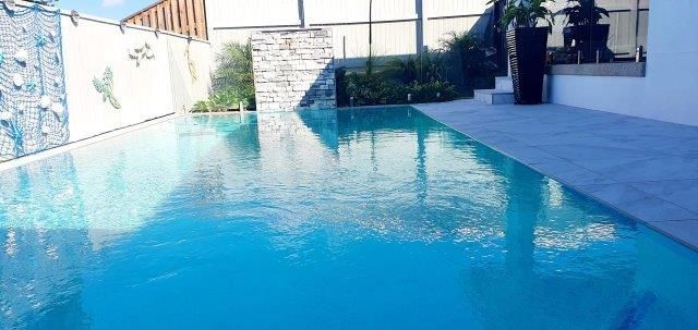 Luxury pool by Doug Allen Pools